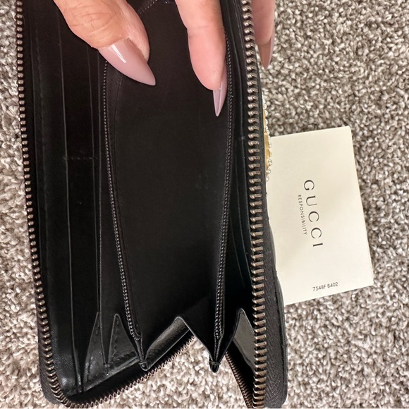 Perfect condition, Gucci pearl Maramont wallet. 
*** matching purse also listed - Picture 5 of 6